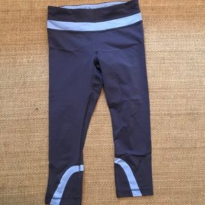 Lululemon running crop size 6